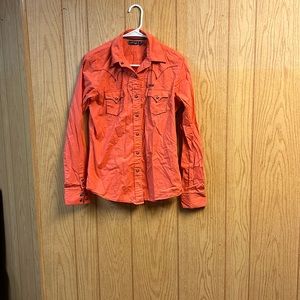 Selling a button up shirt. Great condition!